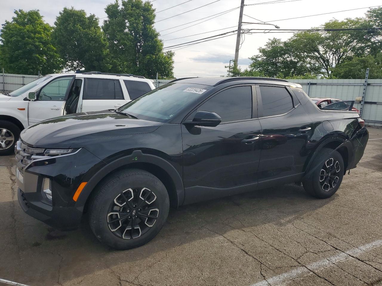Salvage Hyundai SANTA CRUZ Image