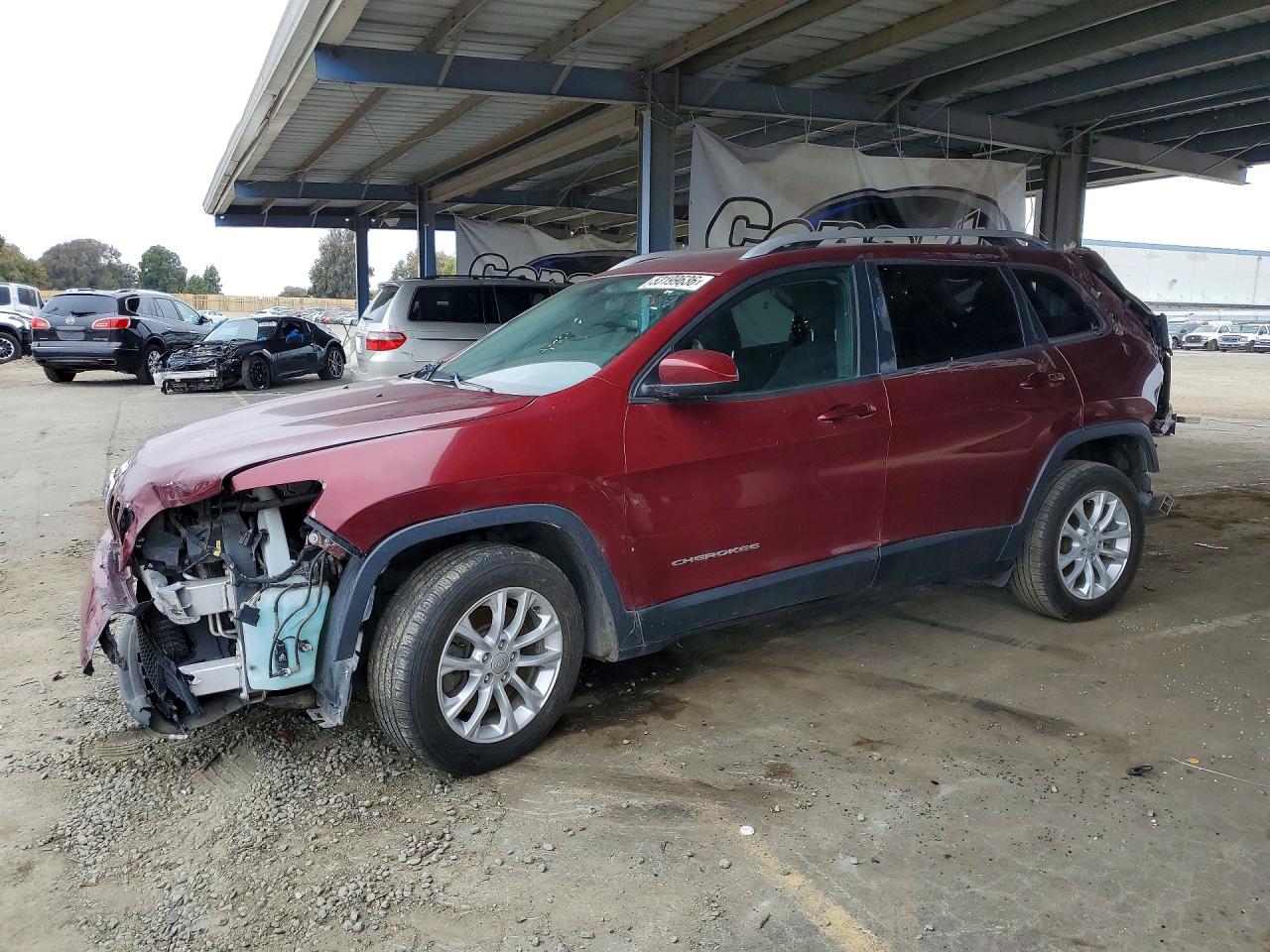 Salvage Jeep Cherokee Image