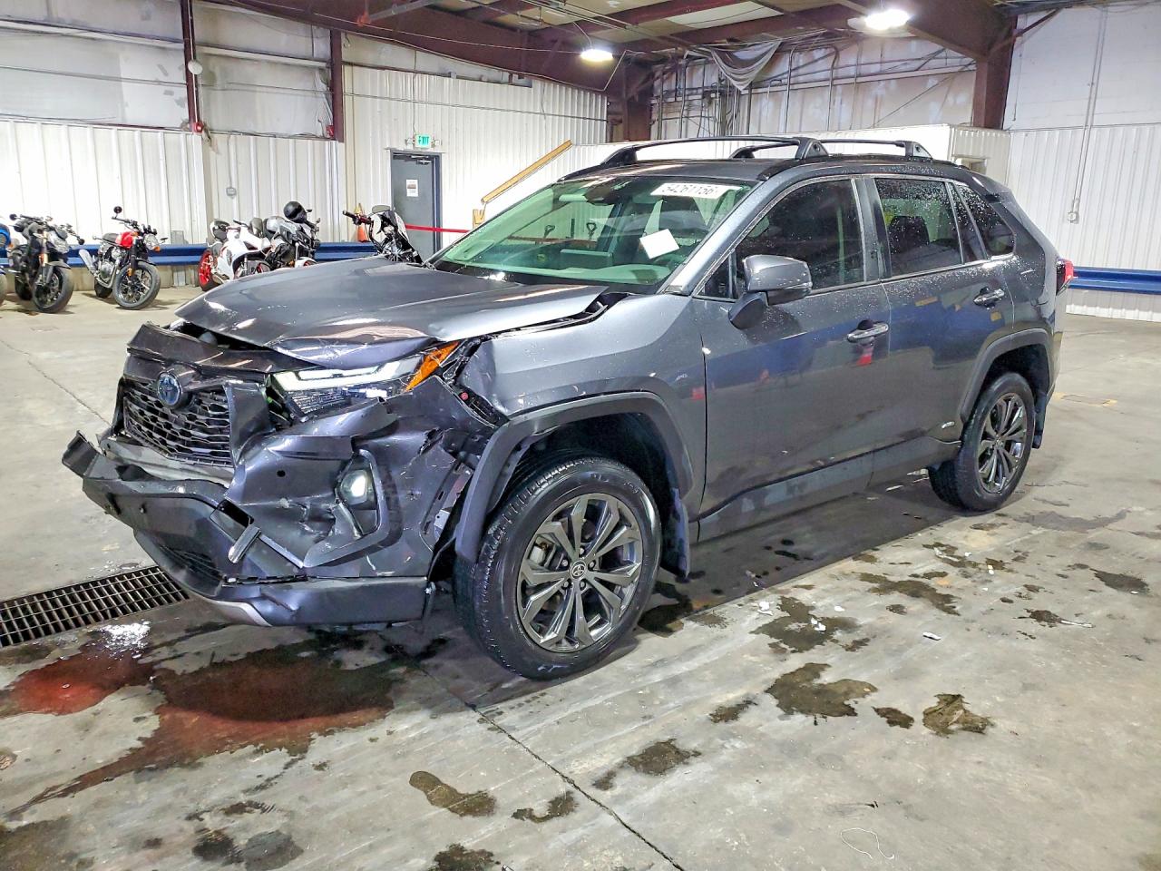 Salvage Toyota RAV4 Image