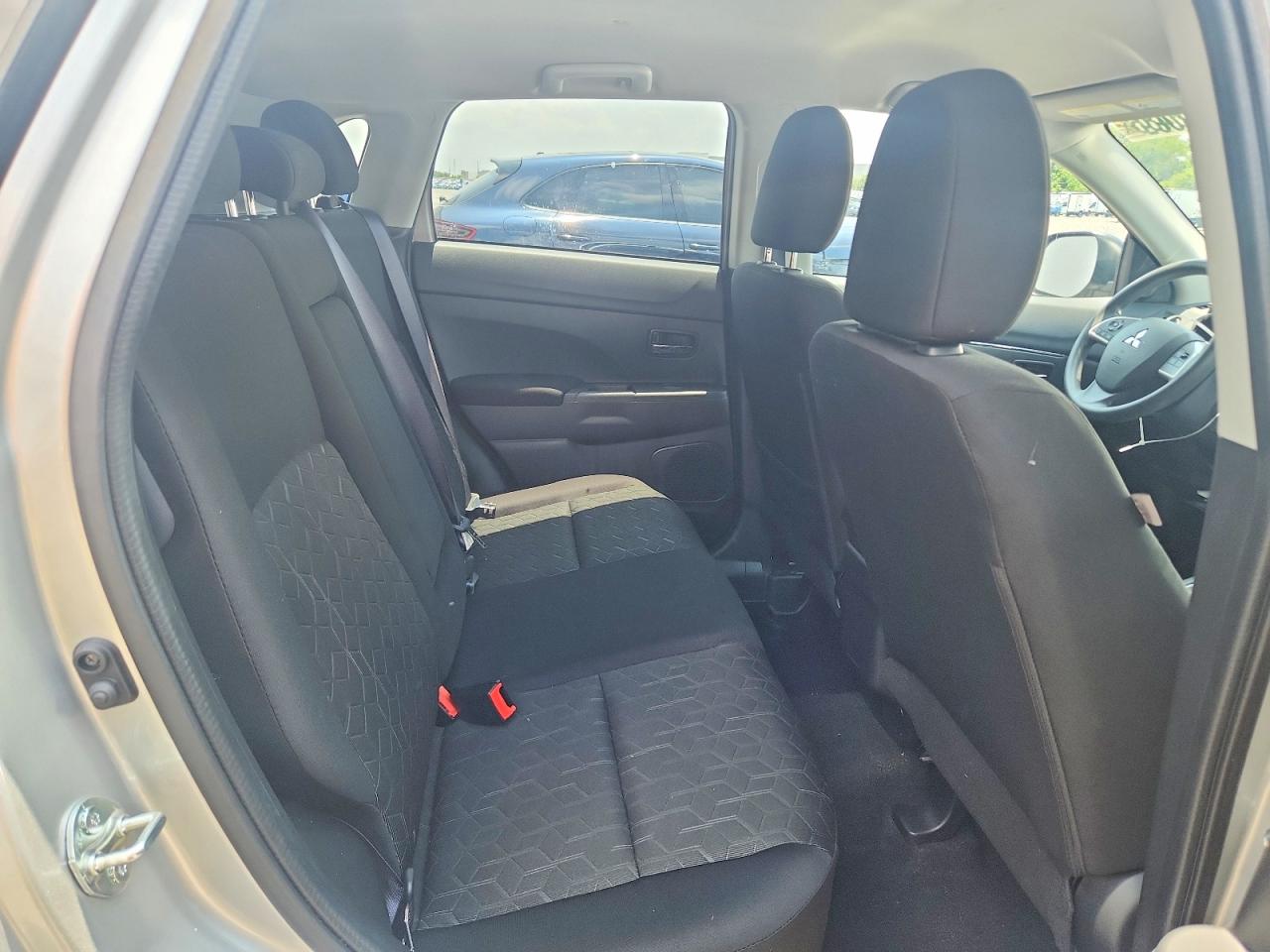 Mitsubishi Outlander S
