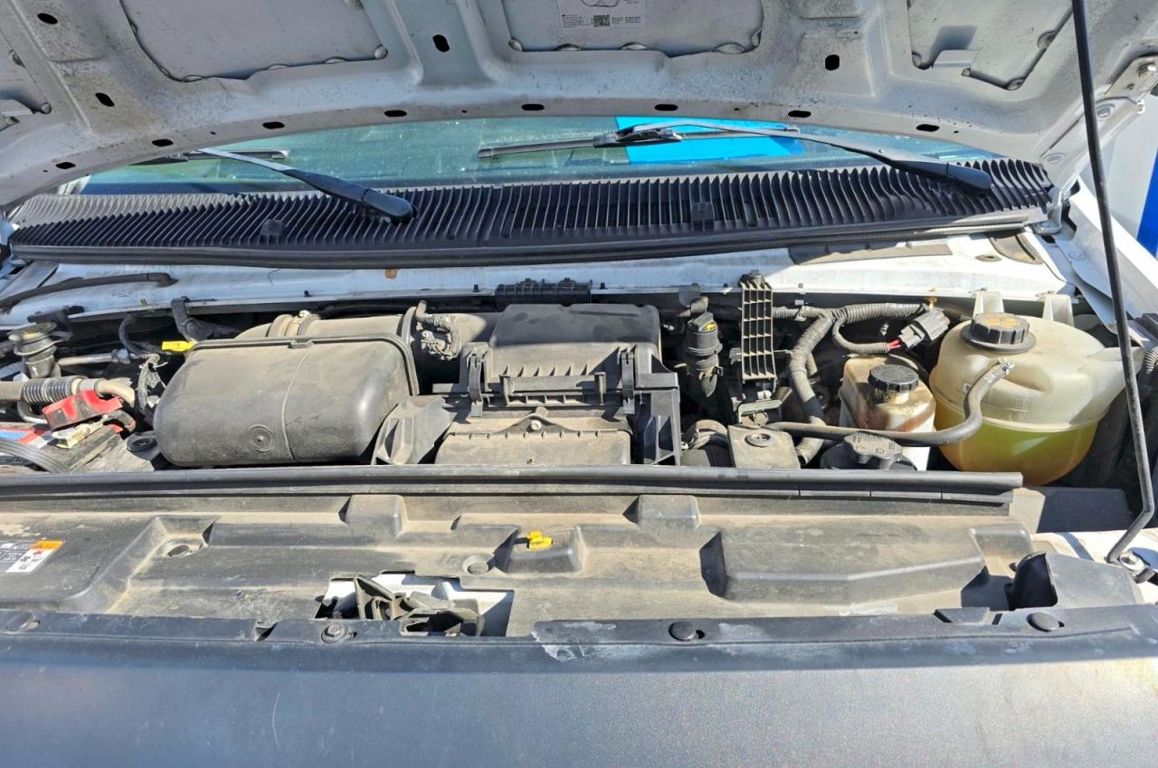 Ford Econoline E350 Super Duty Cutaway Van