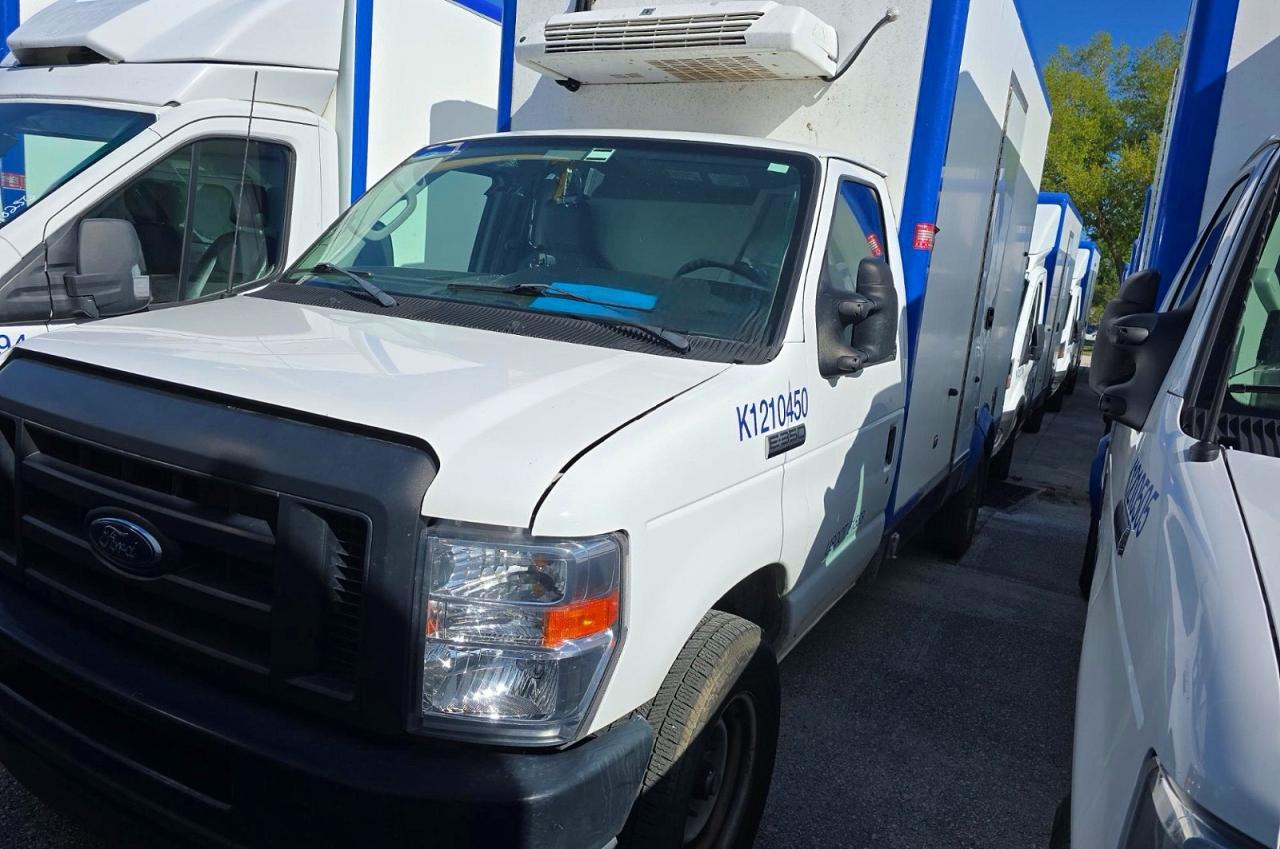 Ford Econoline E350 Super Duty Cutaway Van