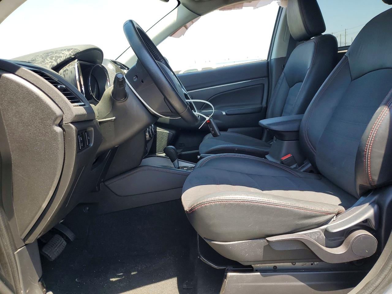 Mitsubishi Outlander S