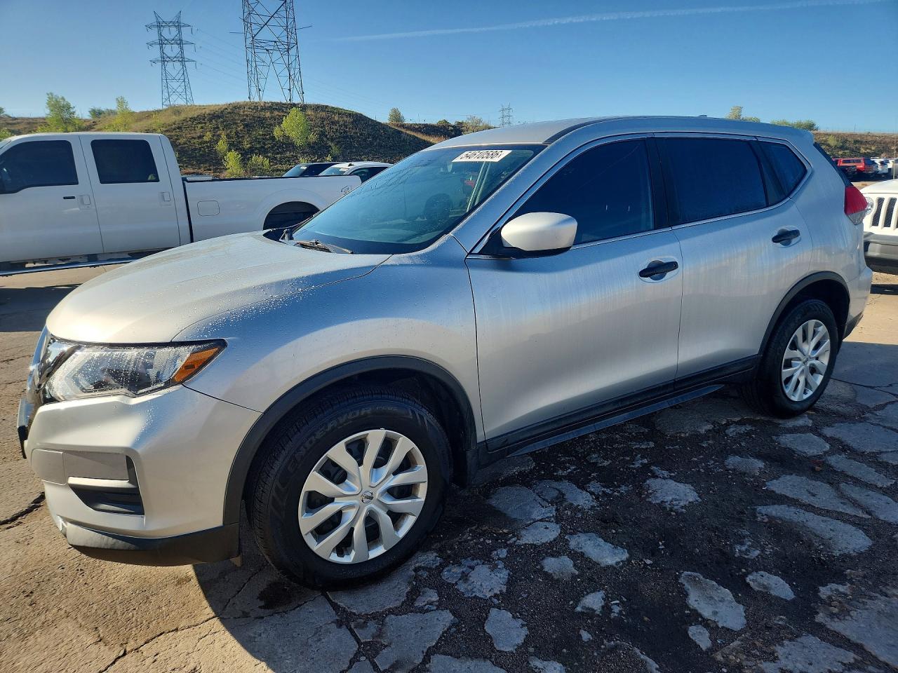 Salvage Nissan Rogue Image