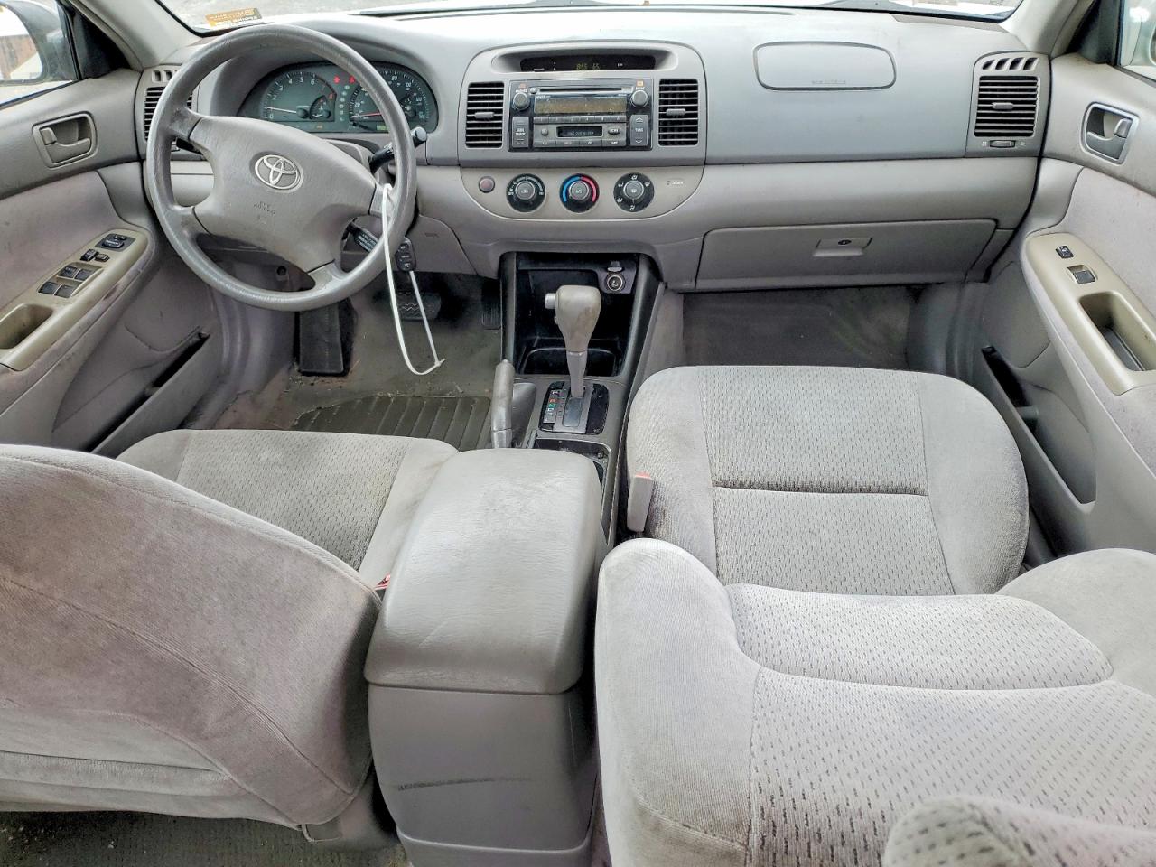 Toyota Camry Le V6