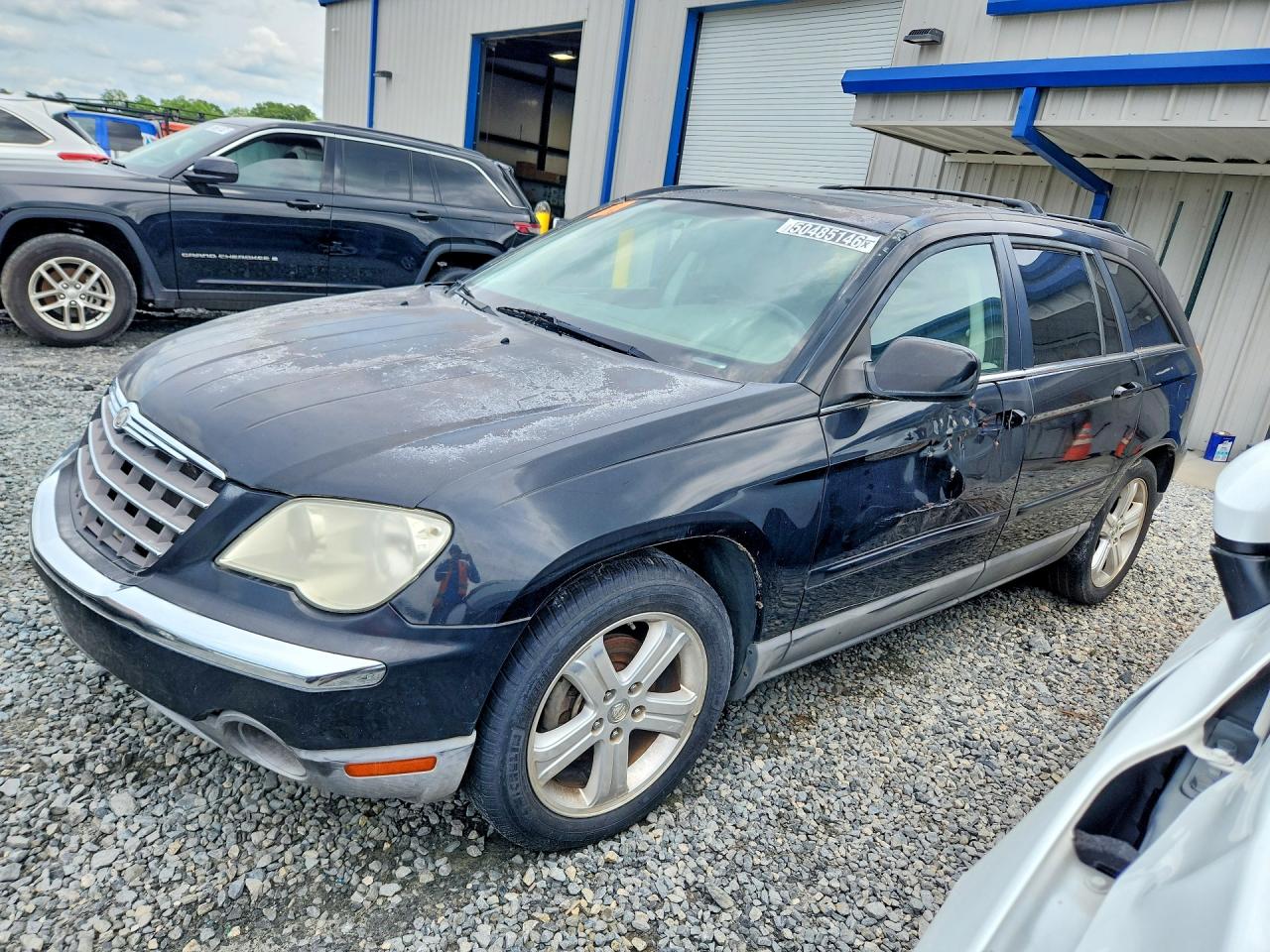 Salvage Chrysler Pacifica Image