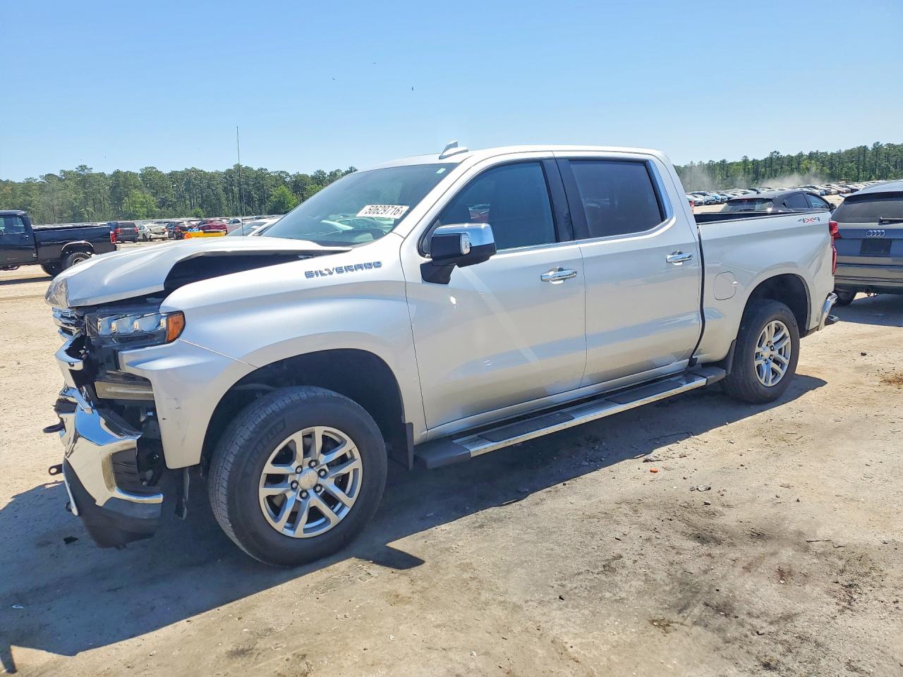 Salvage Chevrolet Silverado Image