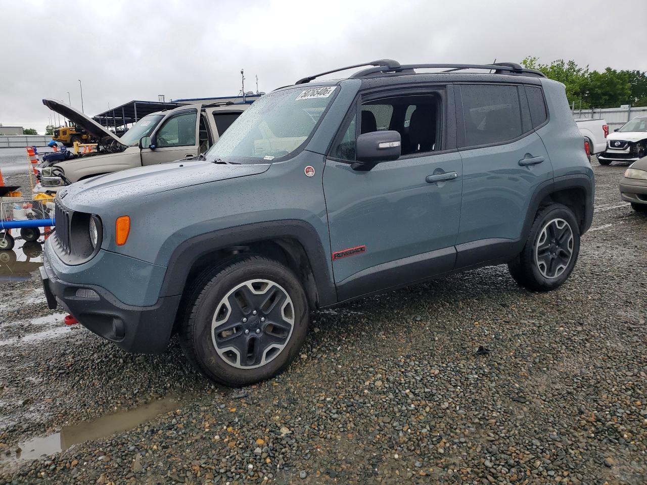 Salvage Jeep Renegade Image