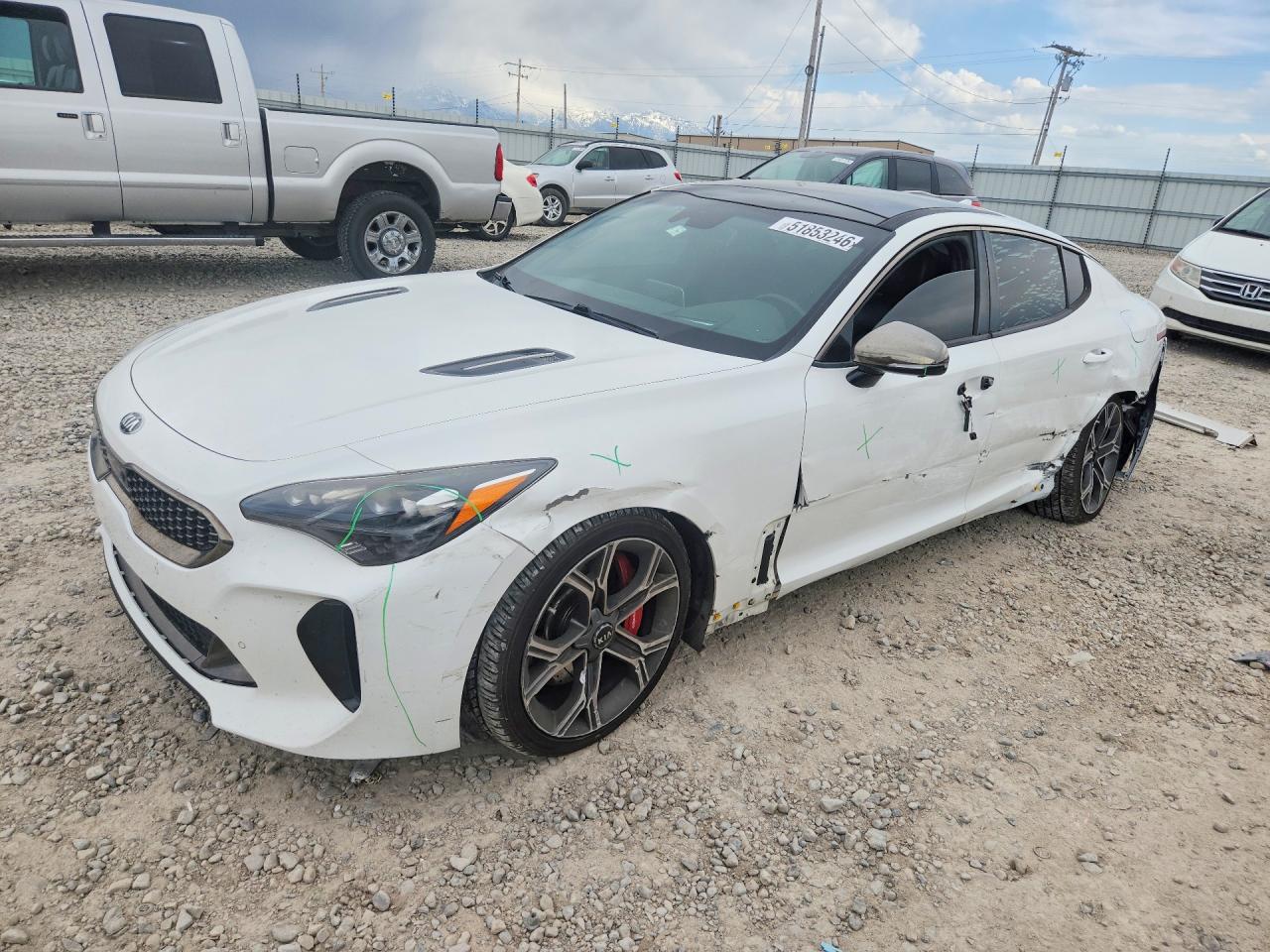 Salvage Kia Stinger Image