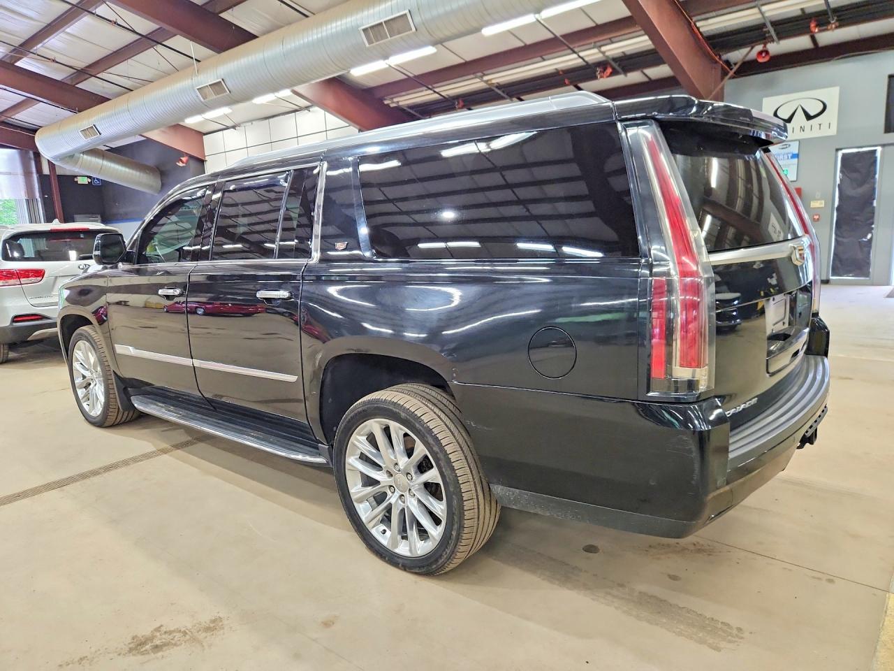 Cadillac Escalade Esv Luxury