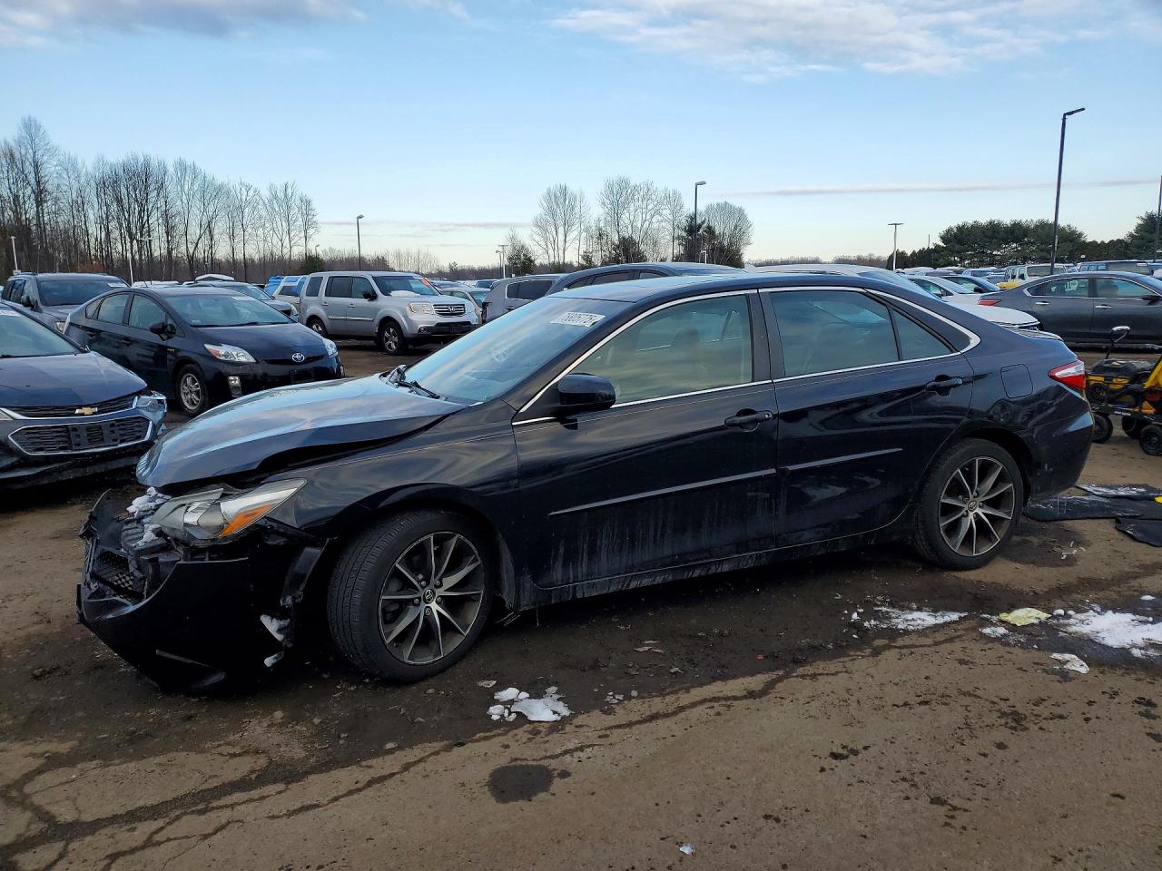 Salvage Toyota Camry Image