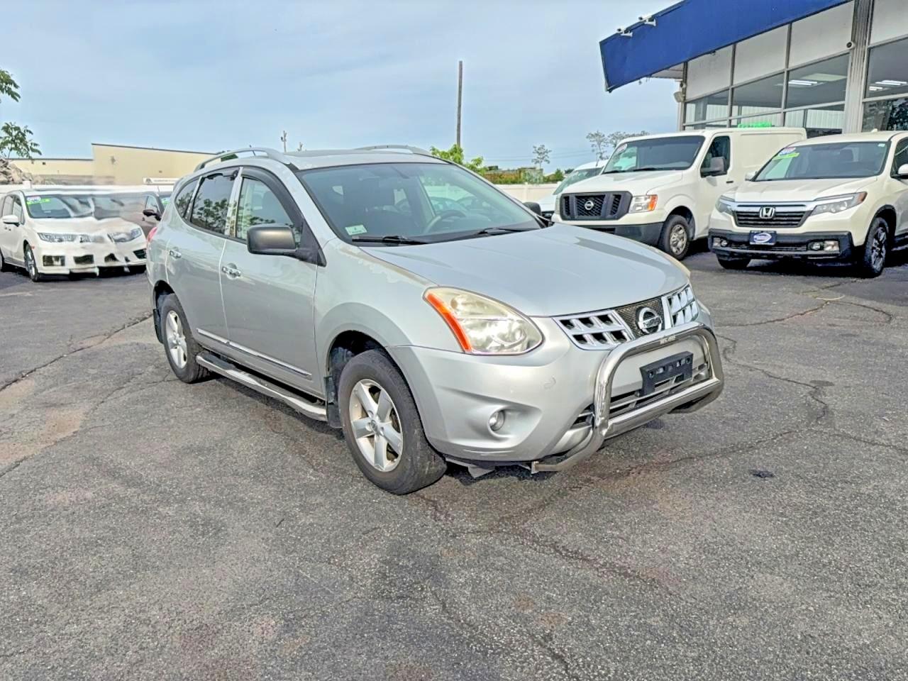 Salvage Nissan Rogue Image