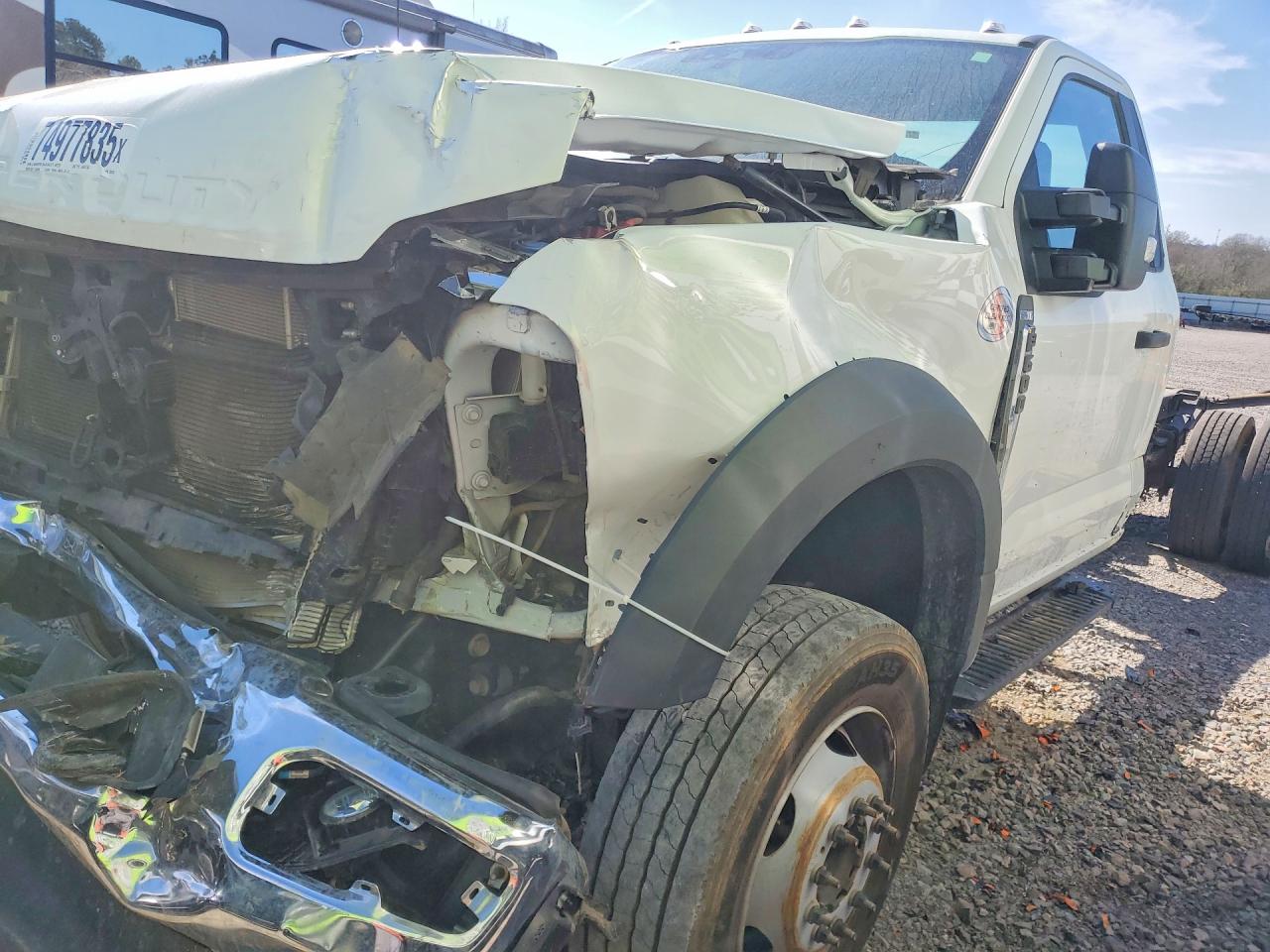 Salvage Ford F-600 Image