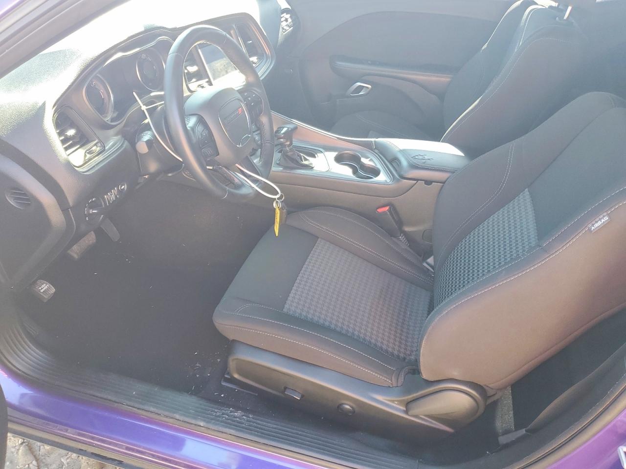 Dodge Challenger Sxt