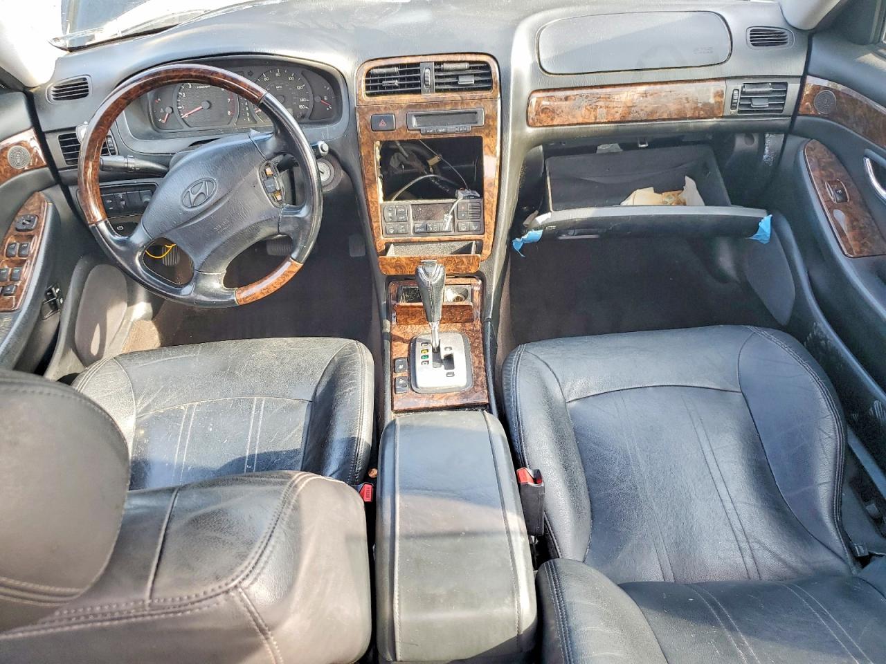 Hyundai Grandeur Base