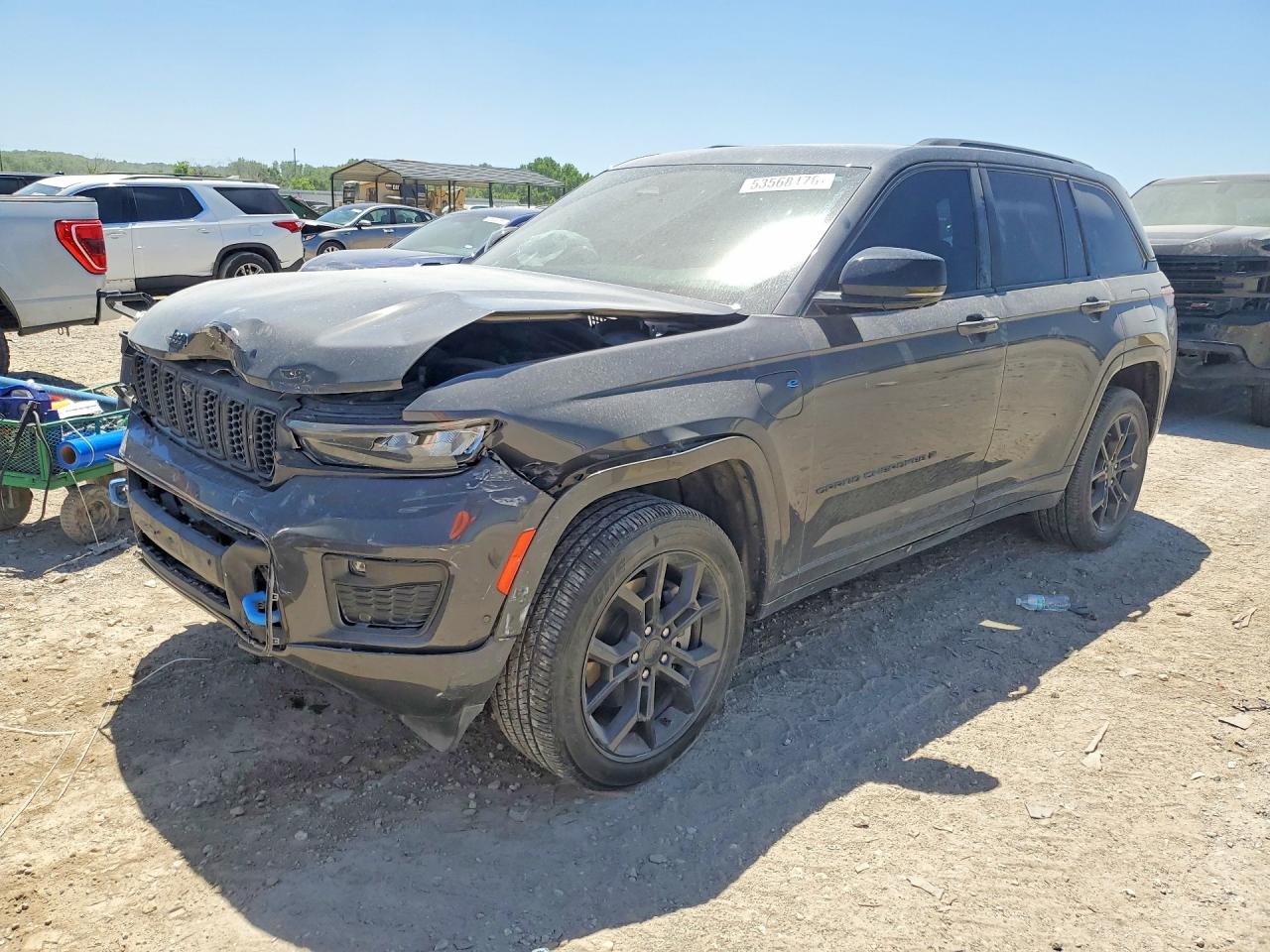 Salvage Jeep Grand Cherokee Image