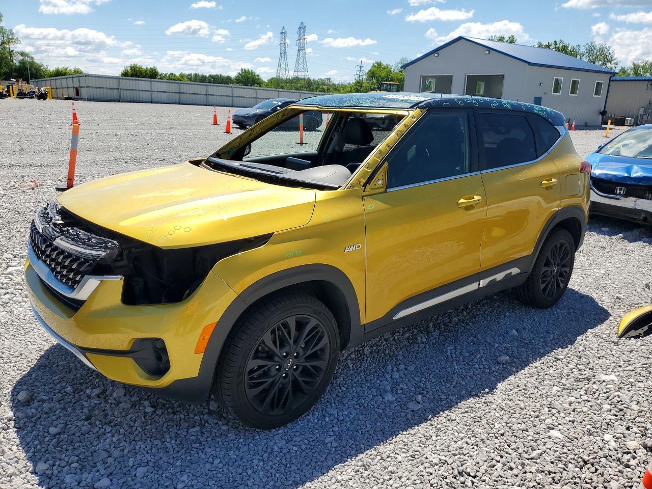 Salvage Kia Seltos Image