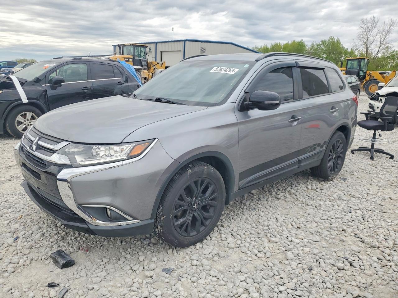 Salvage Mitsubishi Outlander Image