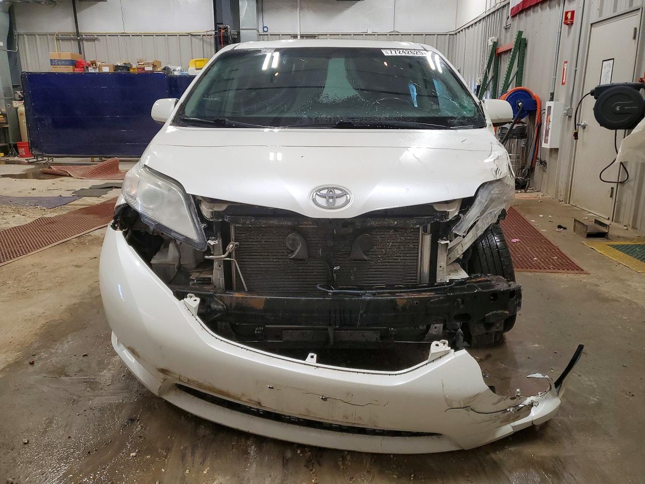 Toyota Sienna Xle 7-passenger