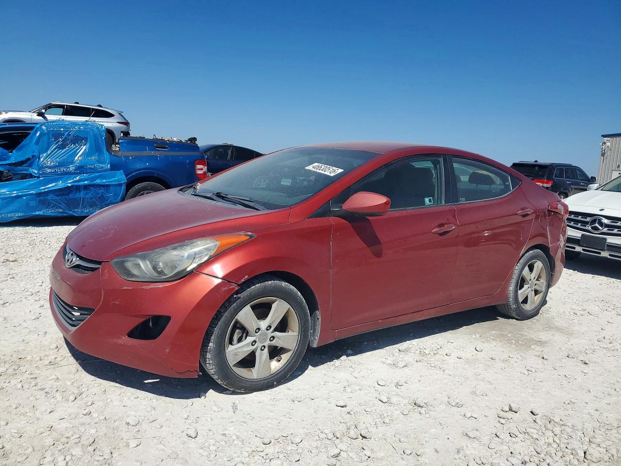 Salvage Hyundai ELANTRA Image