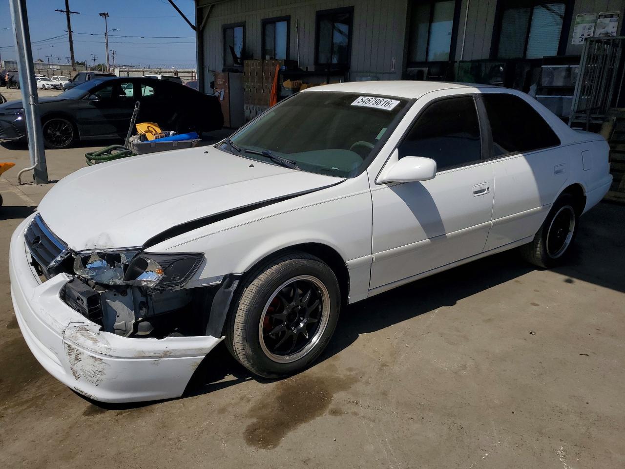 Salvage Toyota Camry Image