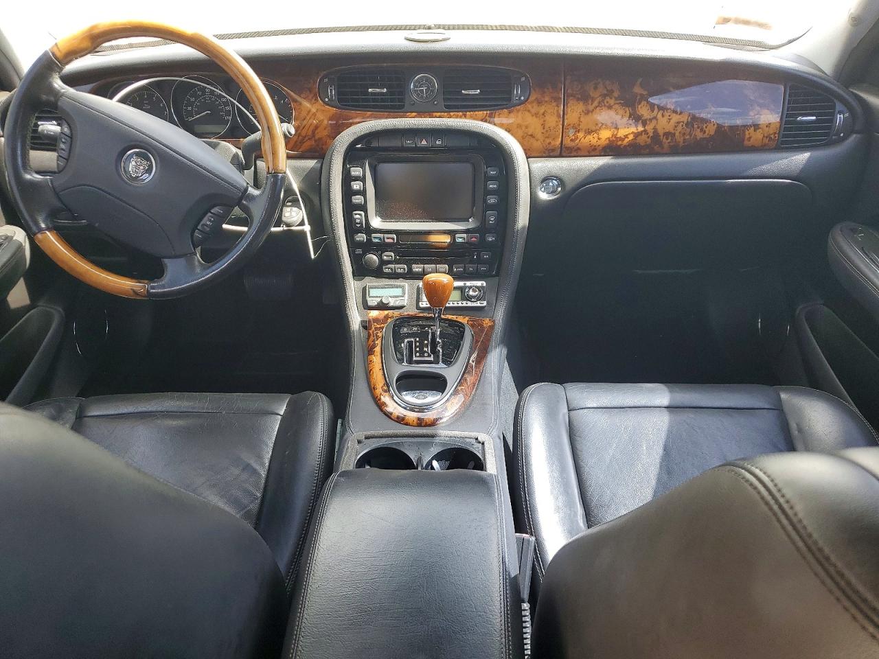 Jaguar Xj8