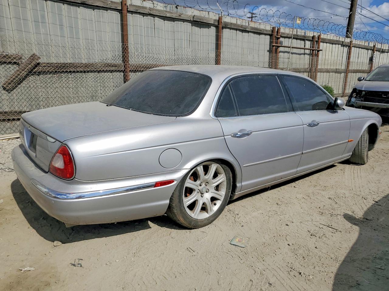 Jaguar Xj8