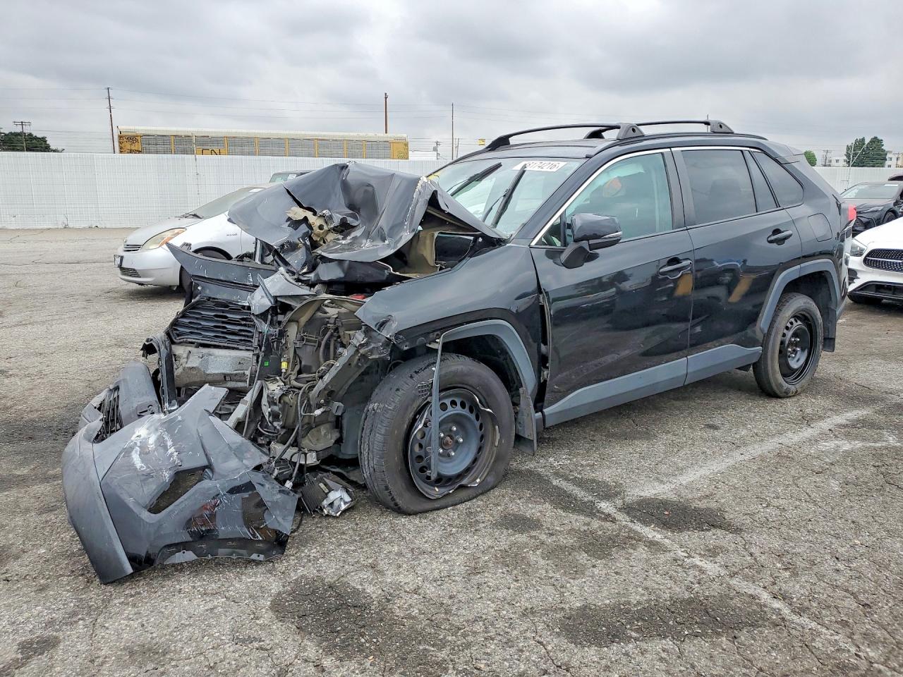 Salvage Toyota RAV4 Image
