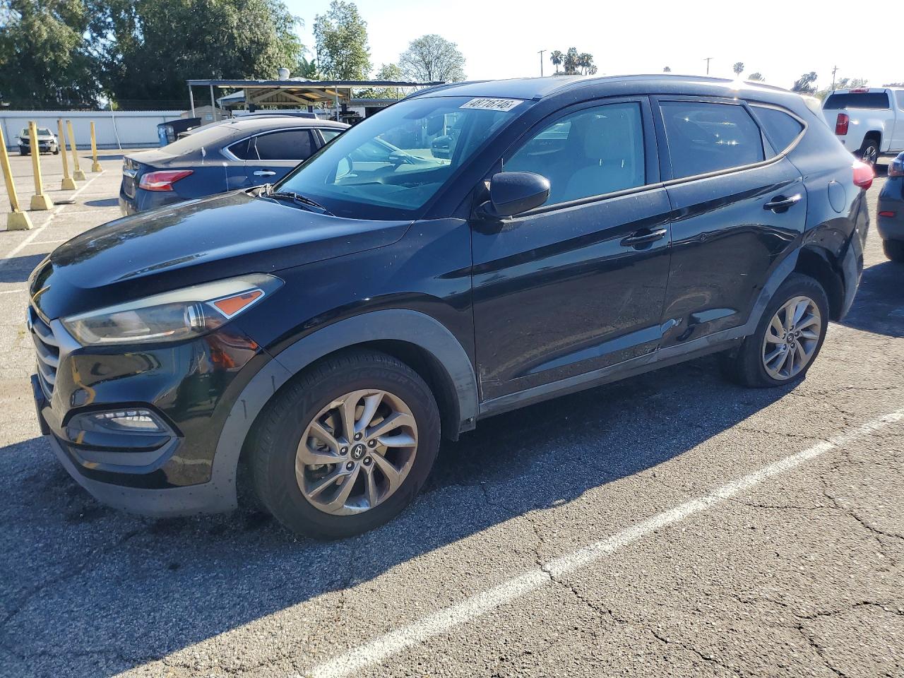 Salvage Hyundai TUCSON Image