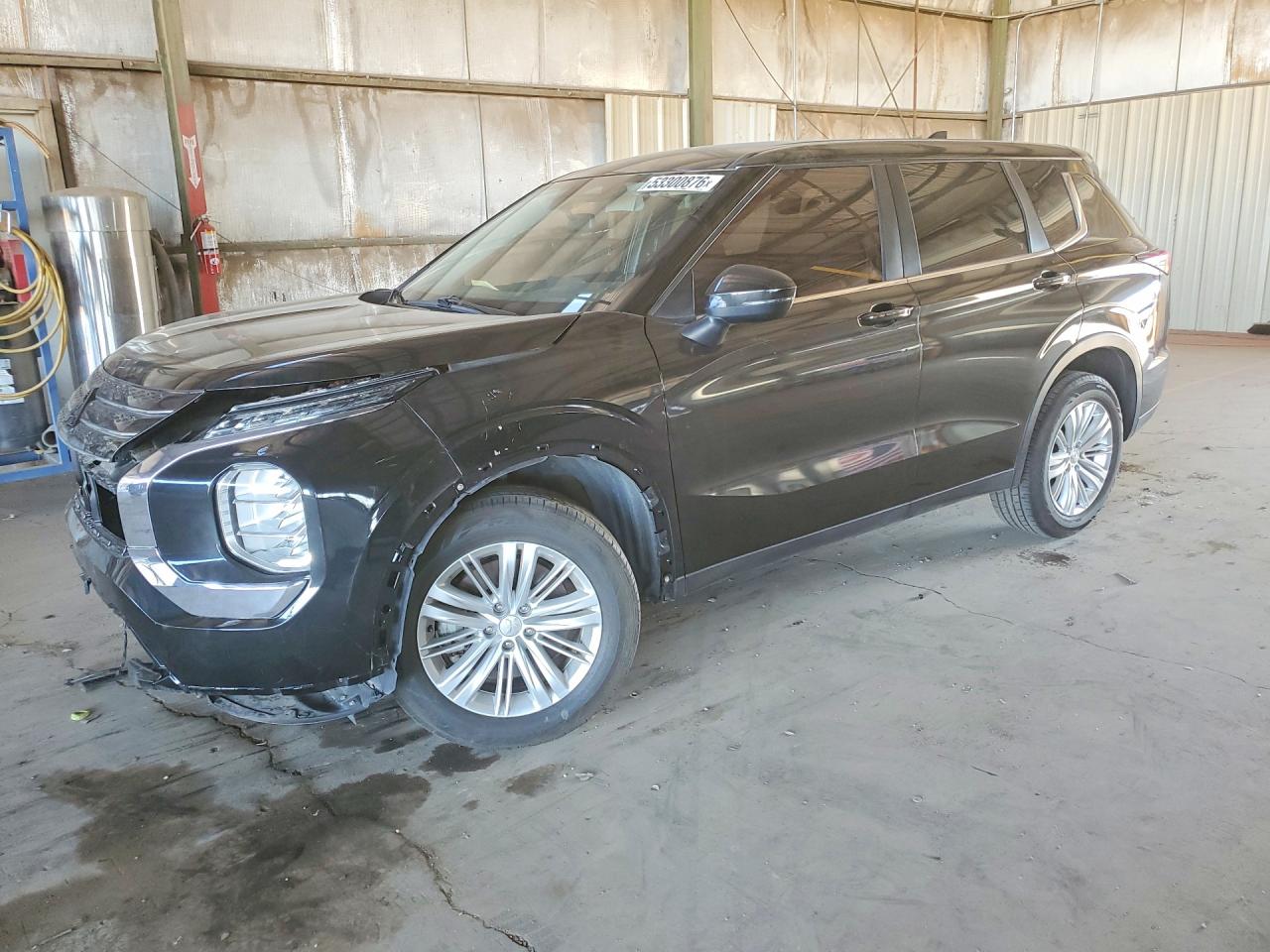 Salvage Mitsubishi Outlander Image