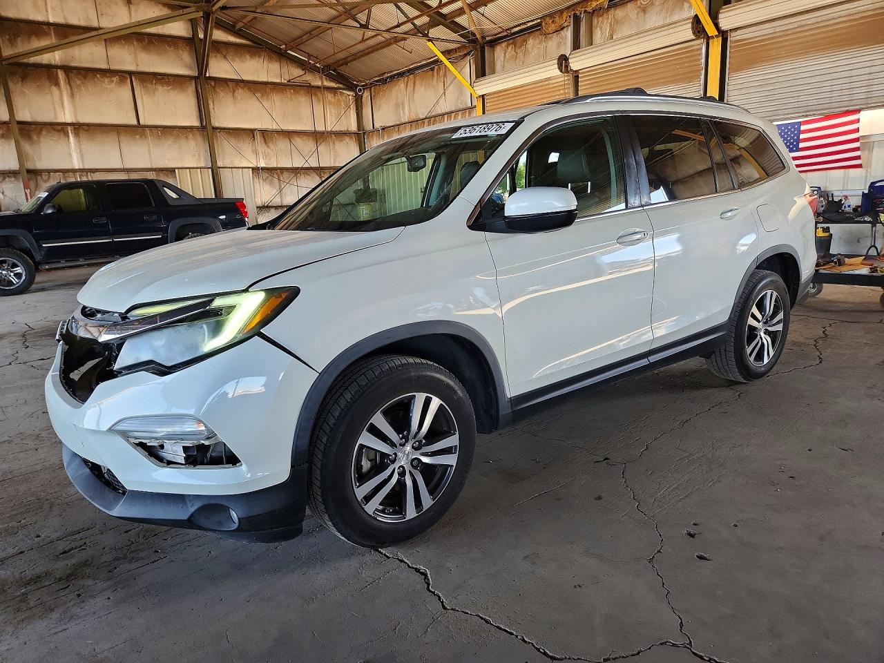 Salvage Honda Pilot Image
