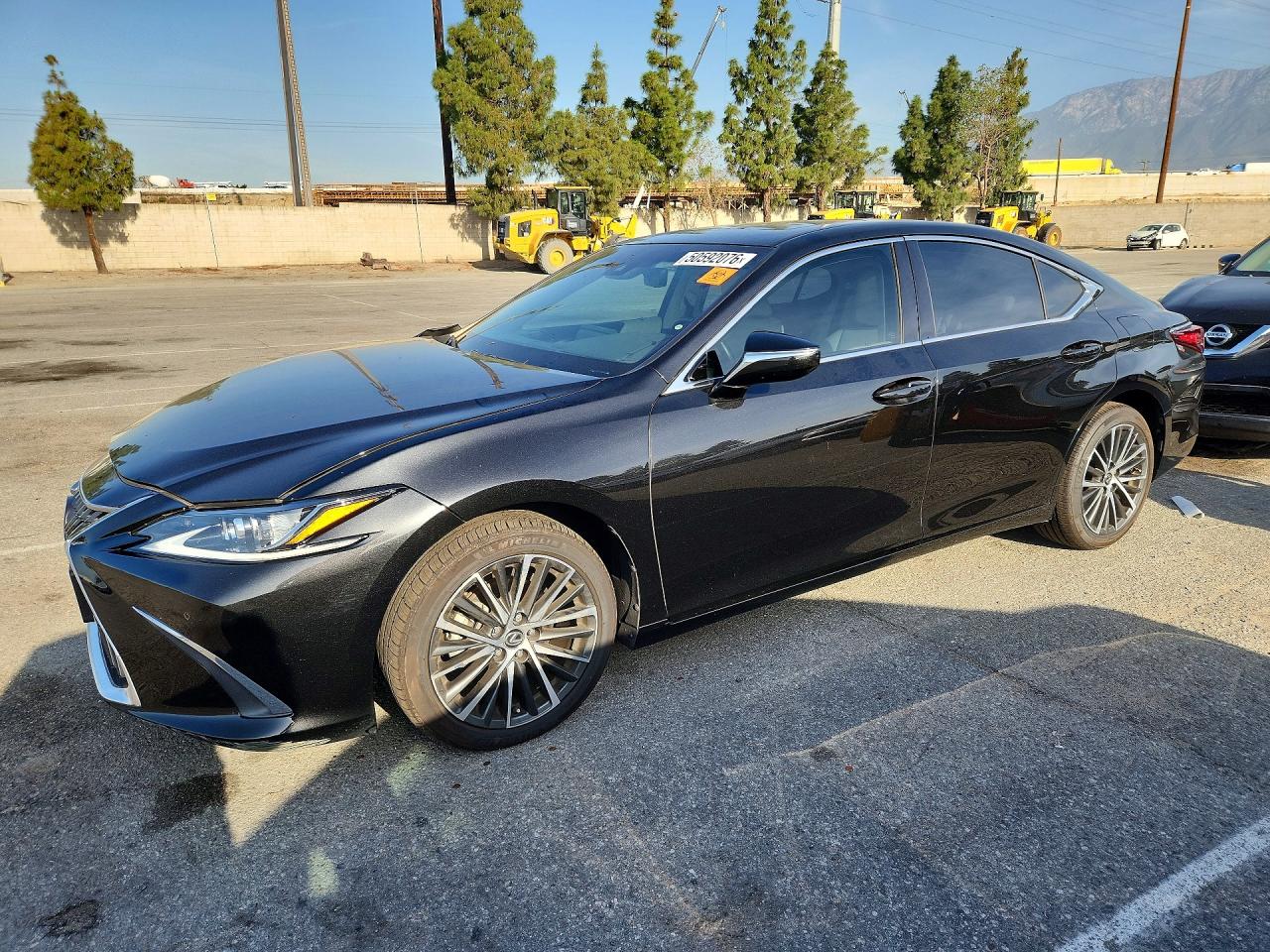 Salvage Lexus Es Image