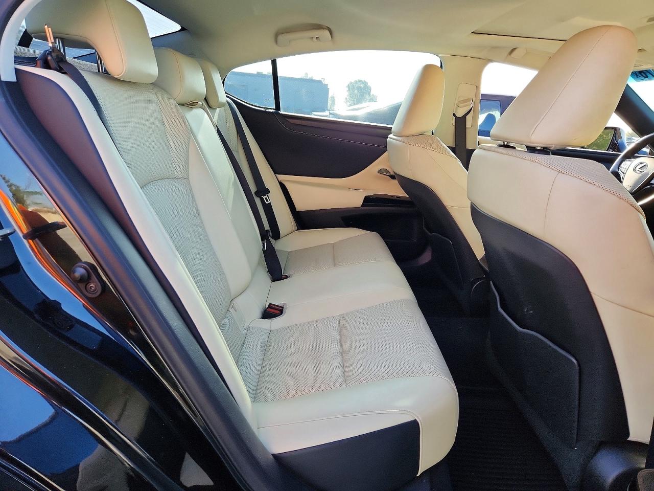 Lexus Es Base