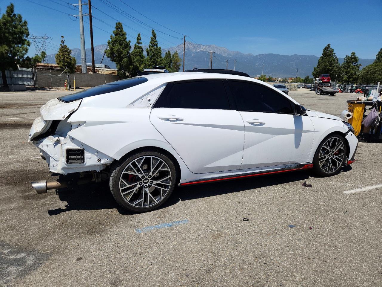 Hyundai ELANTRA Base