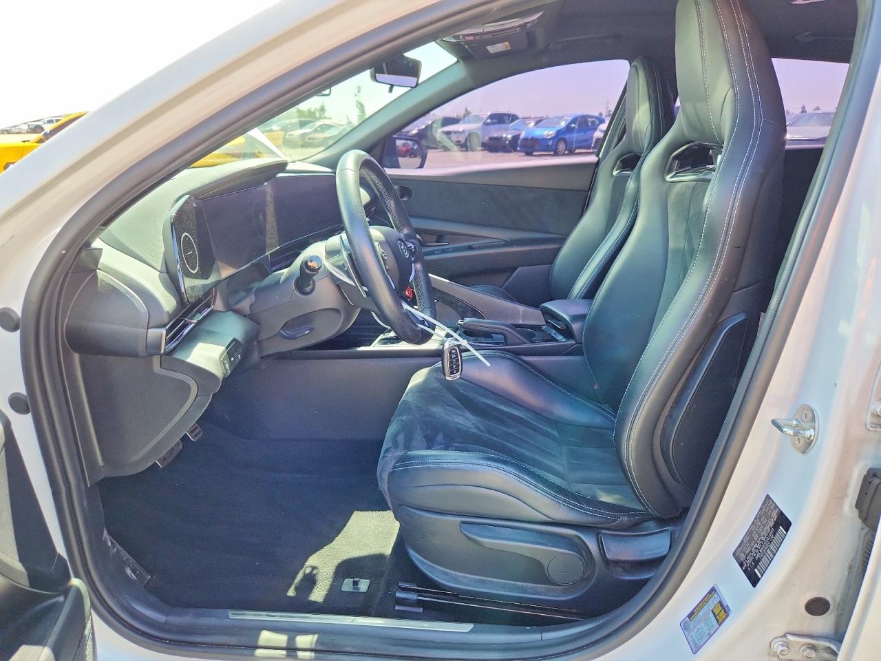Hyundai ELANTRA Base