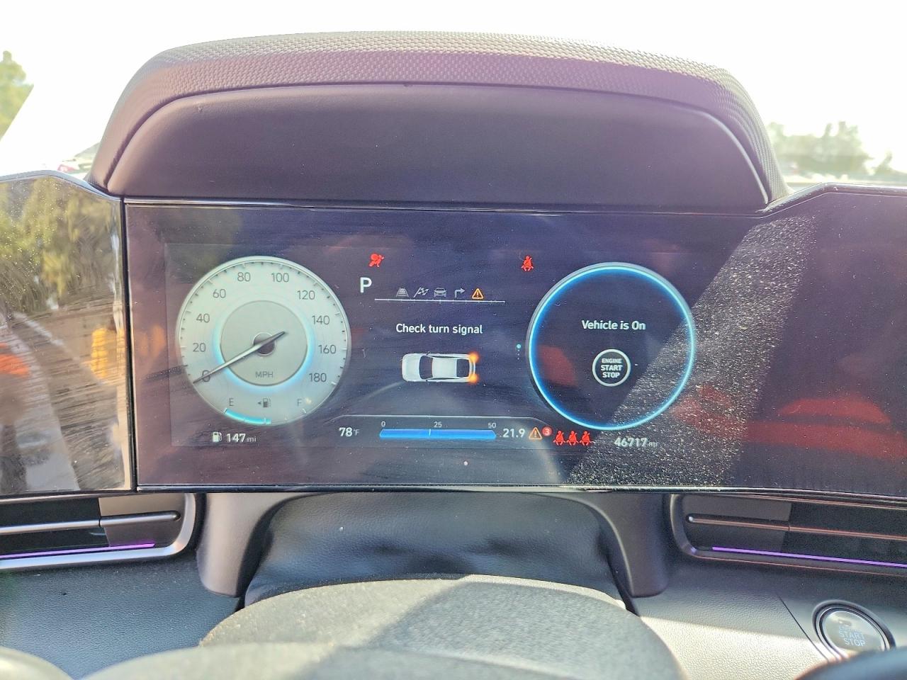 Hyundai ELANTRA Base