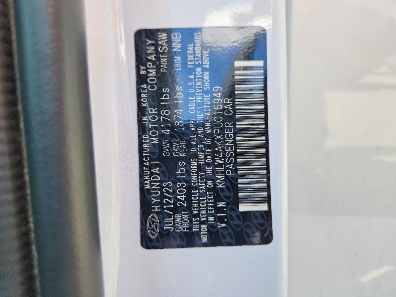 Hyundai ELANTRA Base