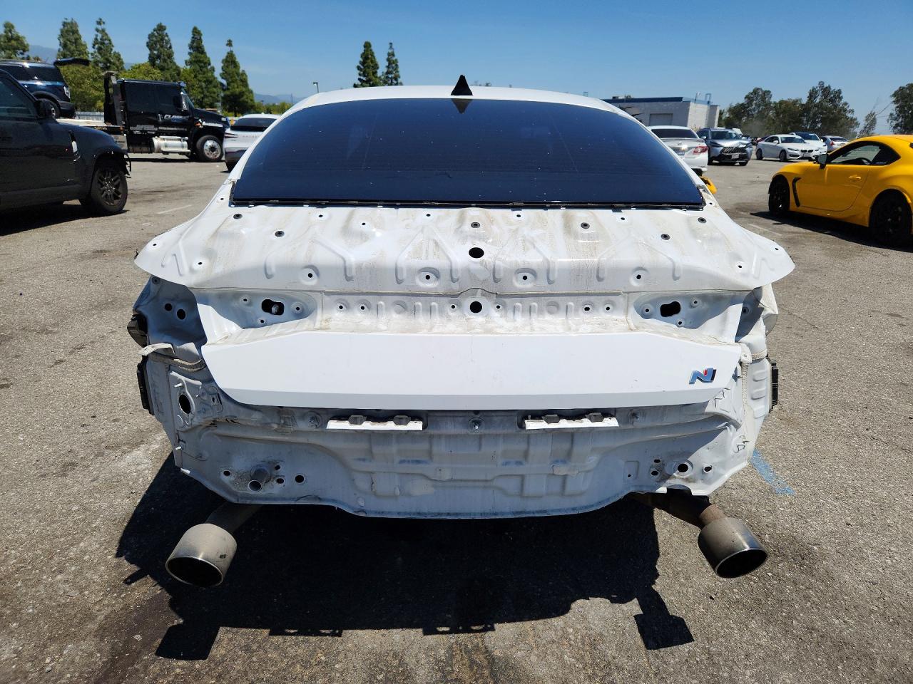 Hyundai ELANTRA Base