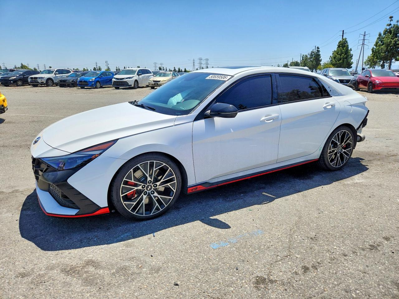 Salvage Hyundai ELANTRA Image