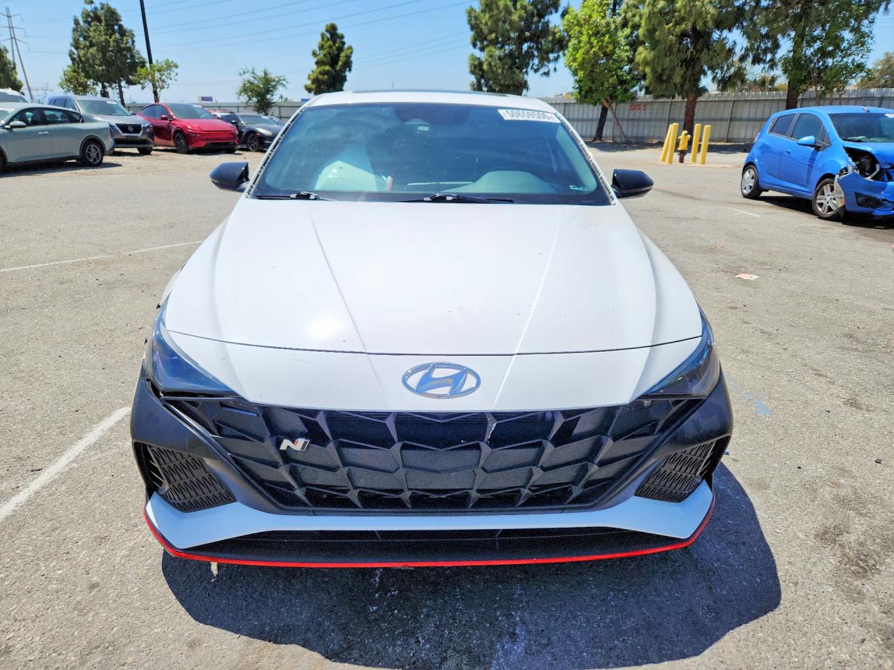 Hyundai ELANTRA Base