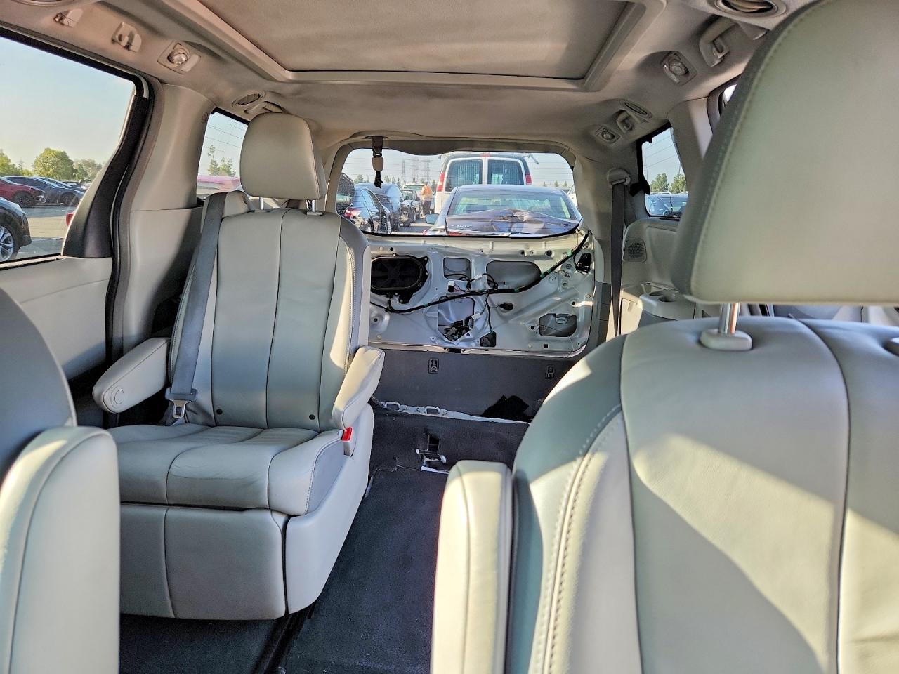 Toyota Sienna Limited 7-passenger