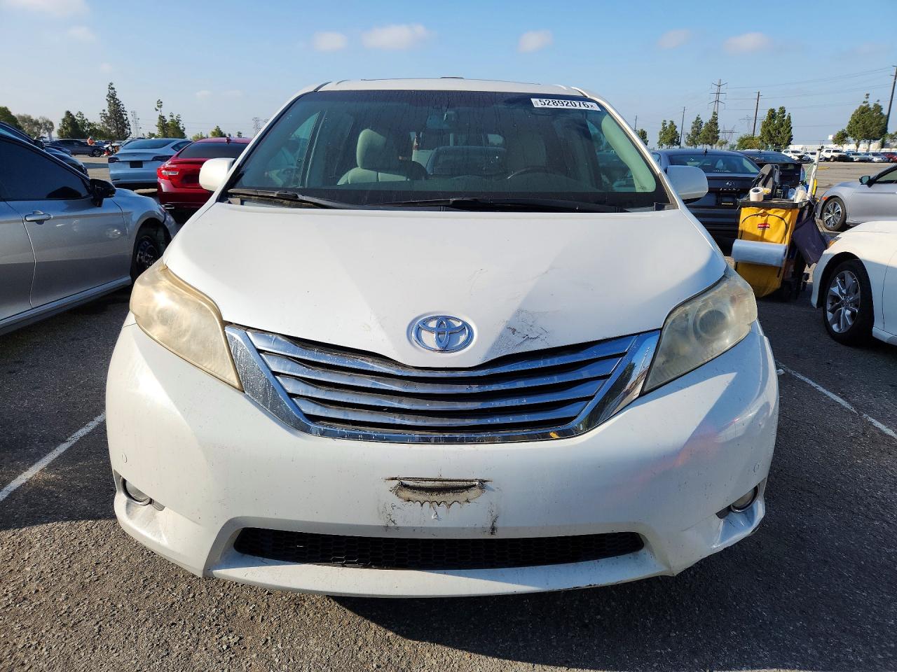 Toyota Sienna Limited 7-passenger