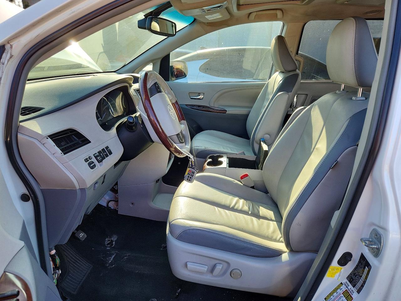 Toyota Sienna Limited 7-passenger