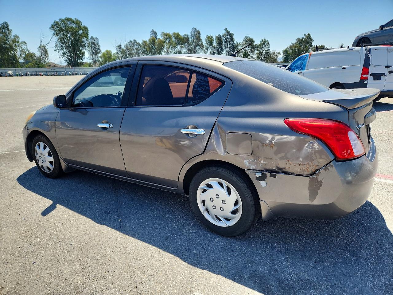 Nissan Versa 1.6 S