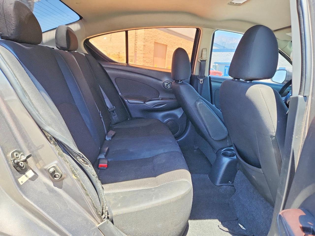 Nissan Versa 1.6 S
