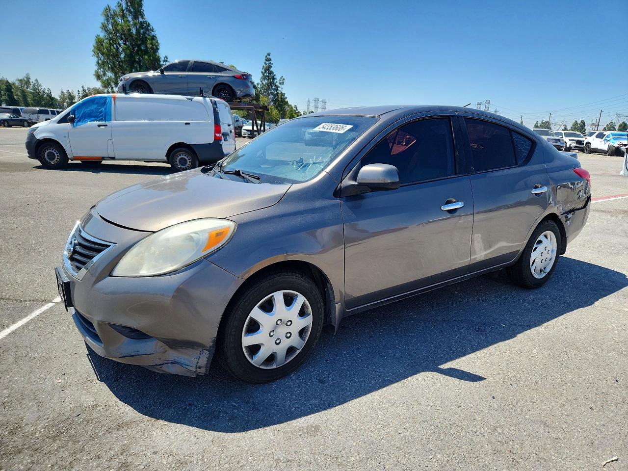 Salvage Nissan Versa Image