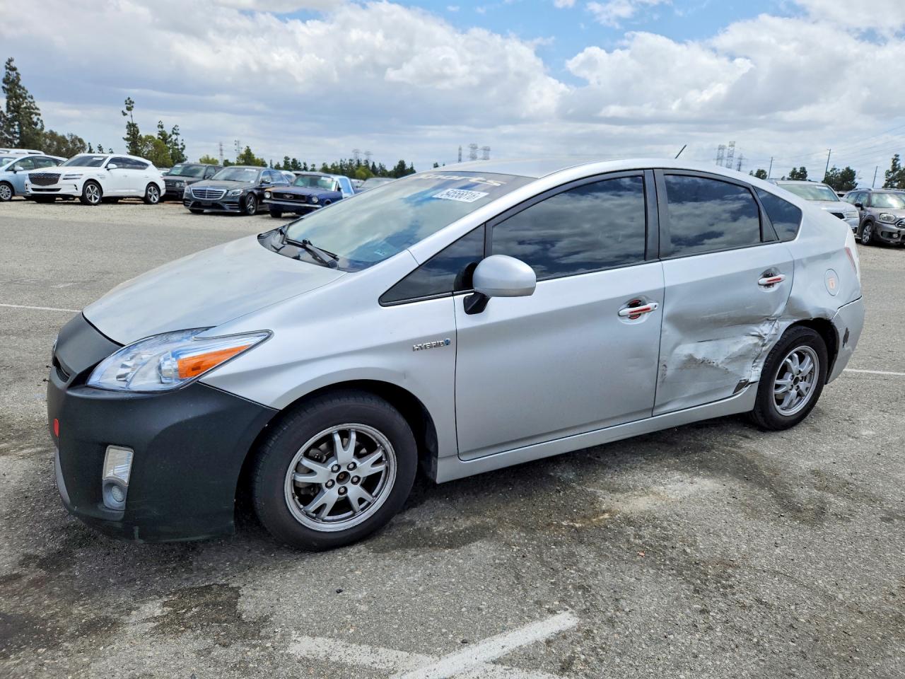 Salvage Toyota Prius Image