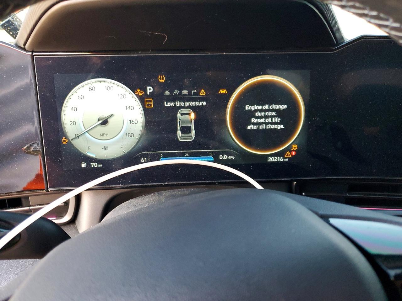 Hyundai ELANTRA Base