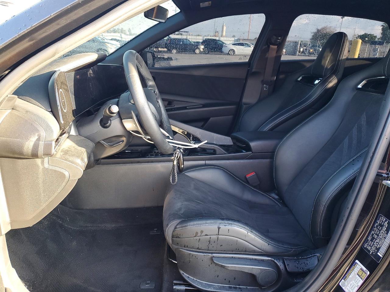 Hyundai ELANTRA Base