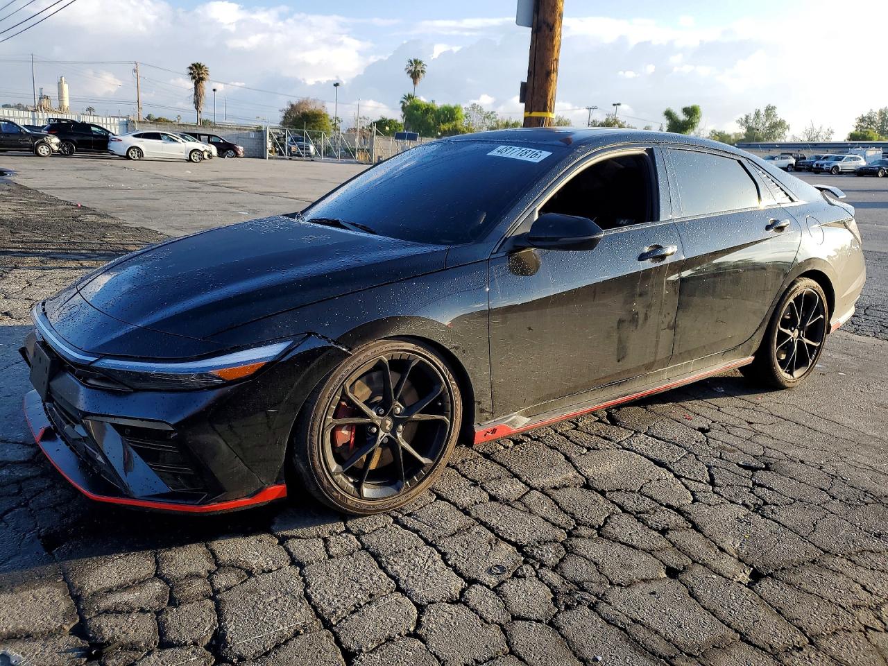 Salvage Hyundai ELANTRA Image